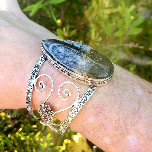 New Fossilized Orthoceras 925 Silver Cuff Bracelet. - Picture 3 of 16